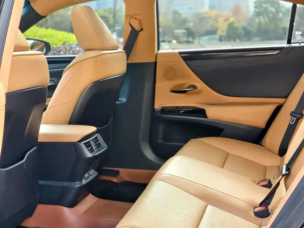 Lexus ES 2024 из CN, фото 5