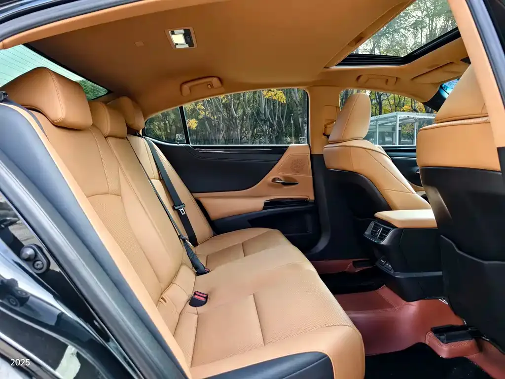 Lexus ES 2024 из CN, фото 9