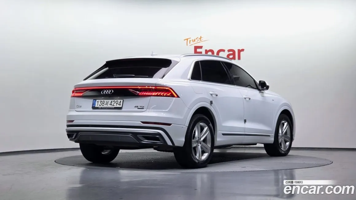 Audi Q8 2021 из KR, фото 4