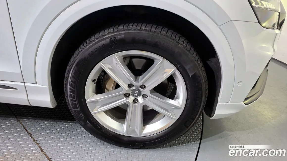 Audi Q8 2021 из KR, фото 10