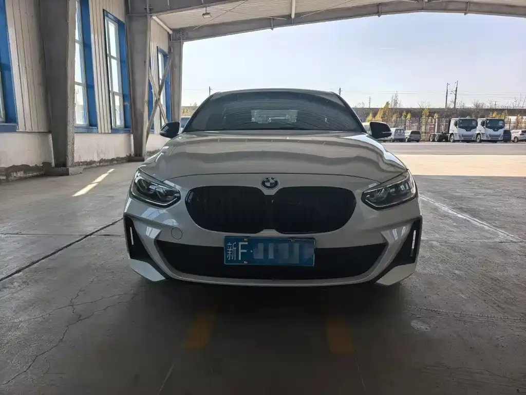 BMW 1 Series 2023 из CN, фото 5