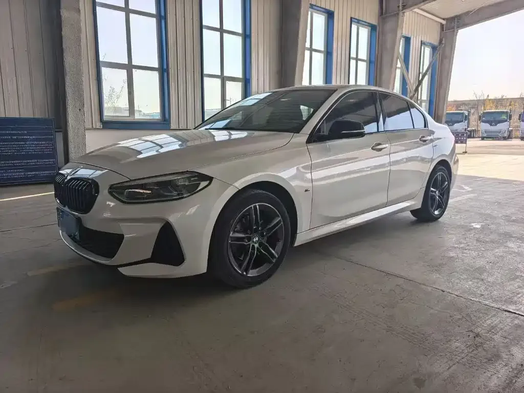 BMW 1 Series 2023 из CN, фото 7