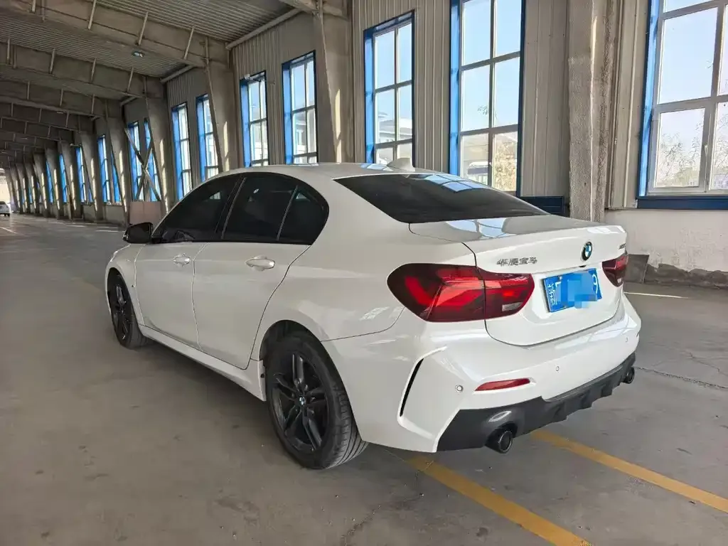 BMW 1 Series 2023 из CN, фото 6