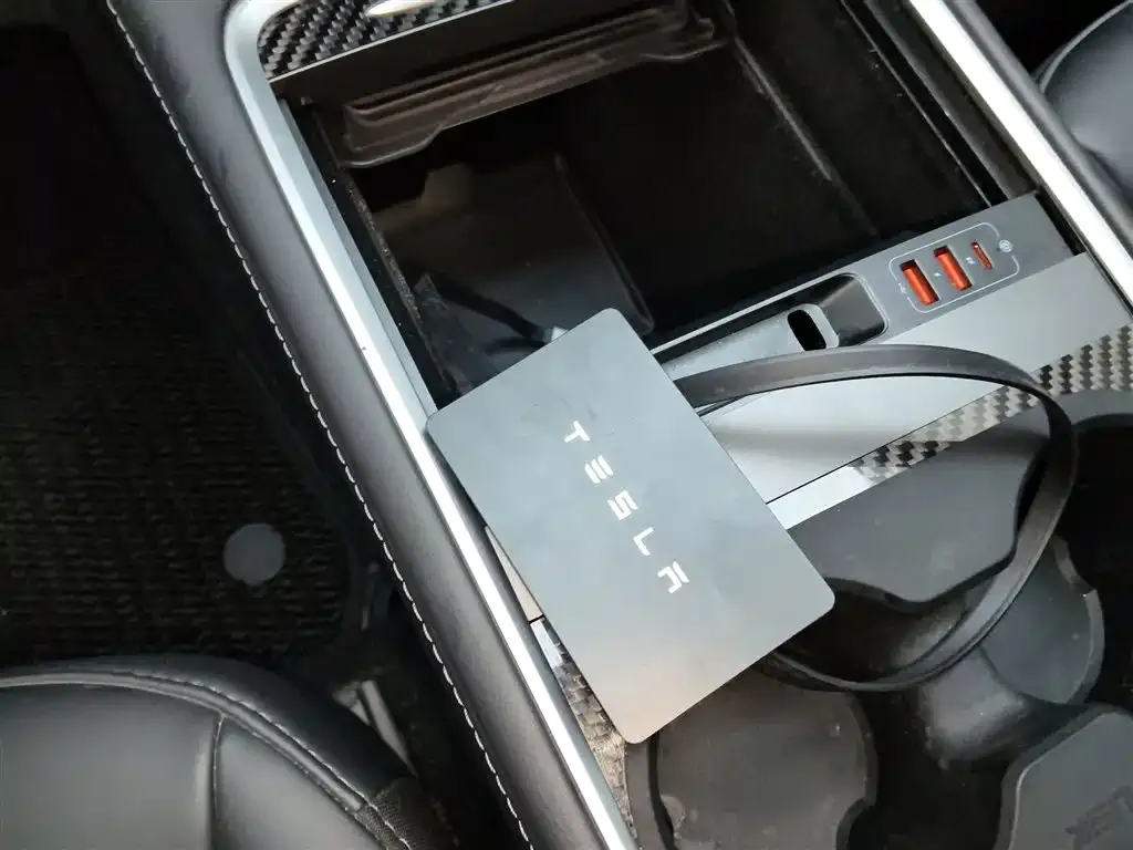 Tesla Model Y 2023 из CN, фото 6