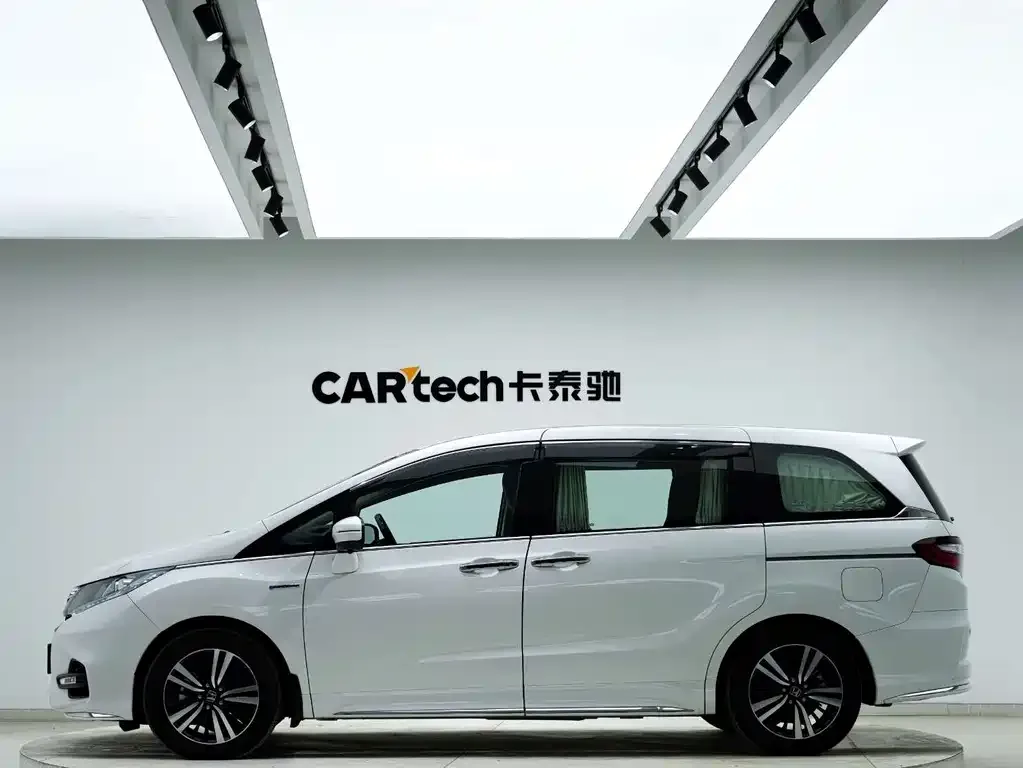 Honda Odyssey — фото 10