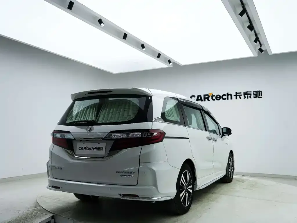Honda Odyssey — фото 2