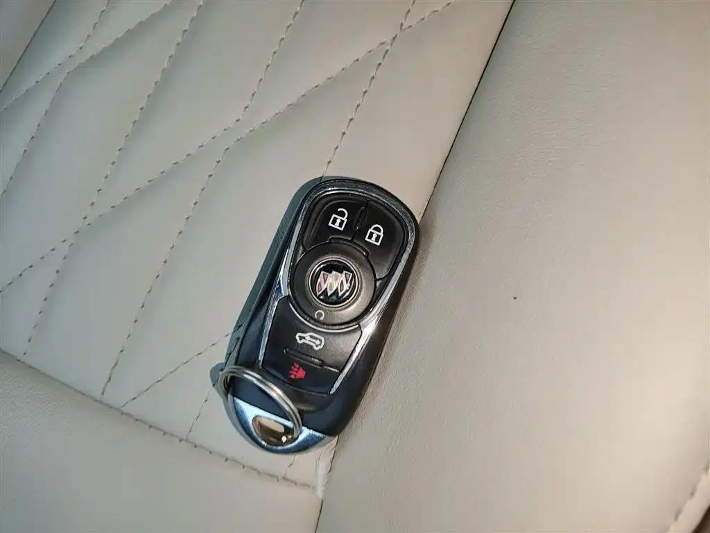 Buick GL8 2022 из CN, фото 2