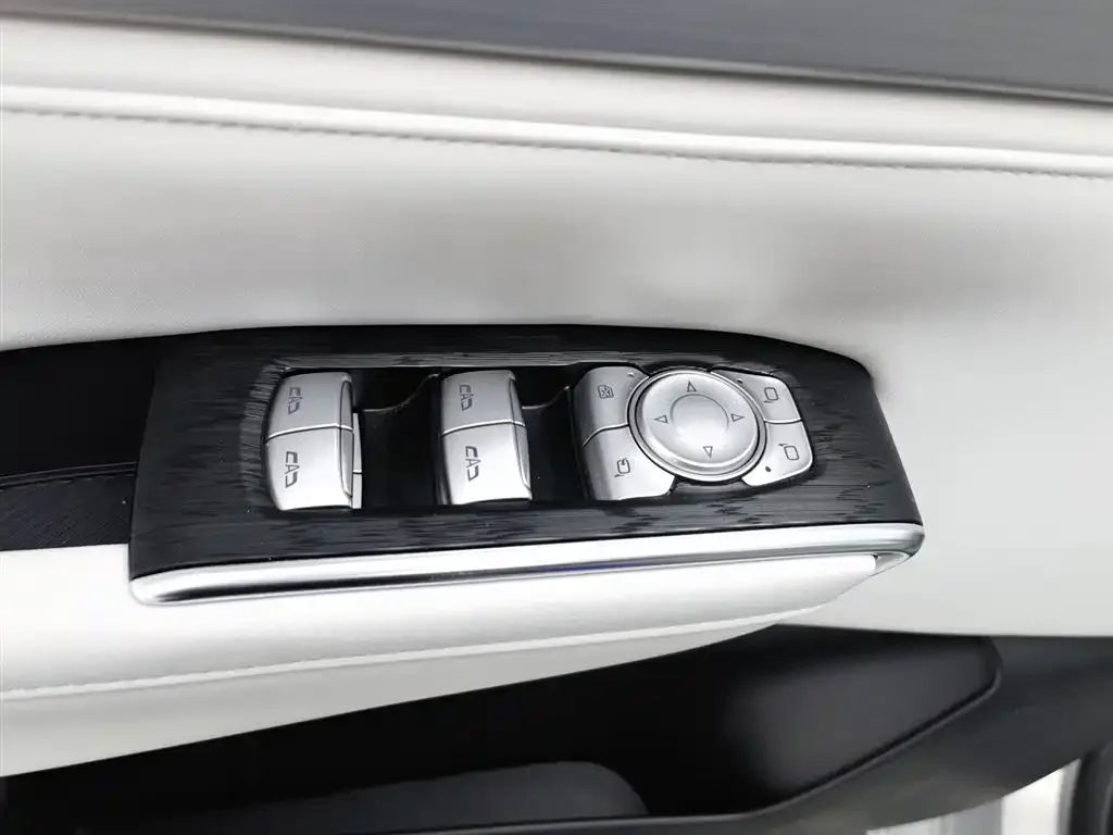 Buick GL8 Hybrid 2024 из CN, фото 4