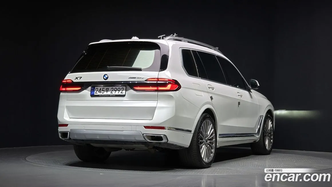 BMW X7 — фото 2