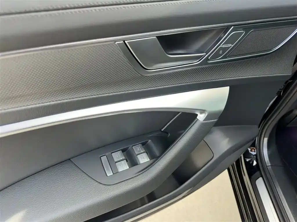 Audi A6L 2025 из CN, фото 5