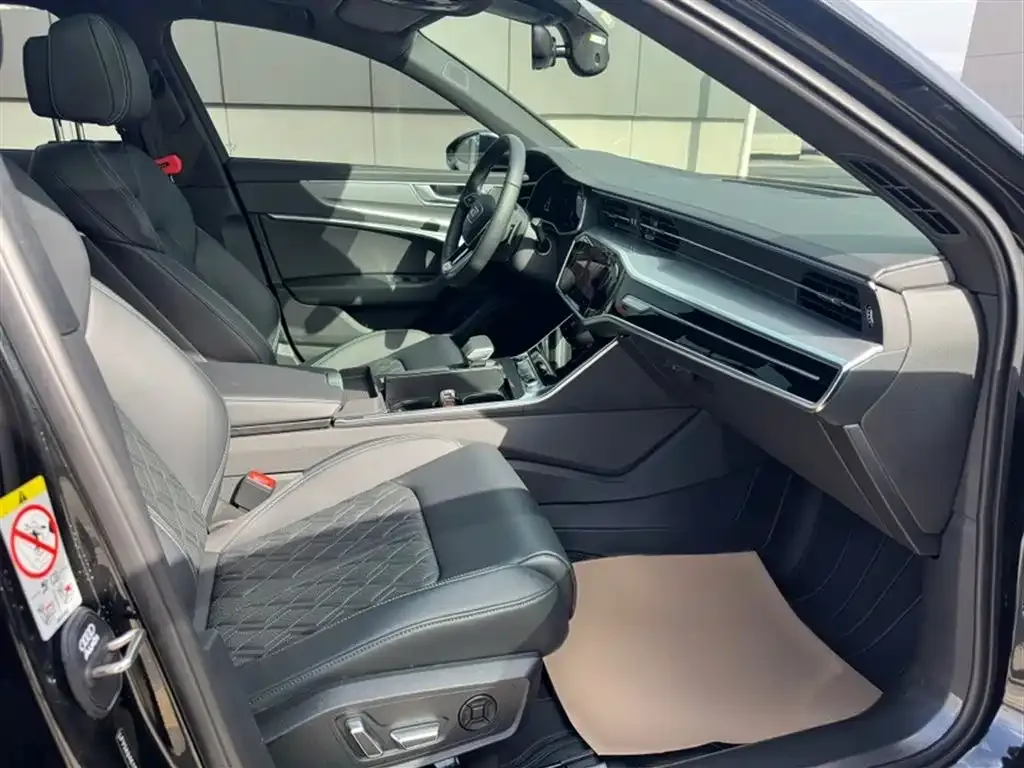 Audi A6L 2025 из CN, фото 6