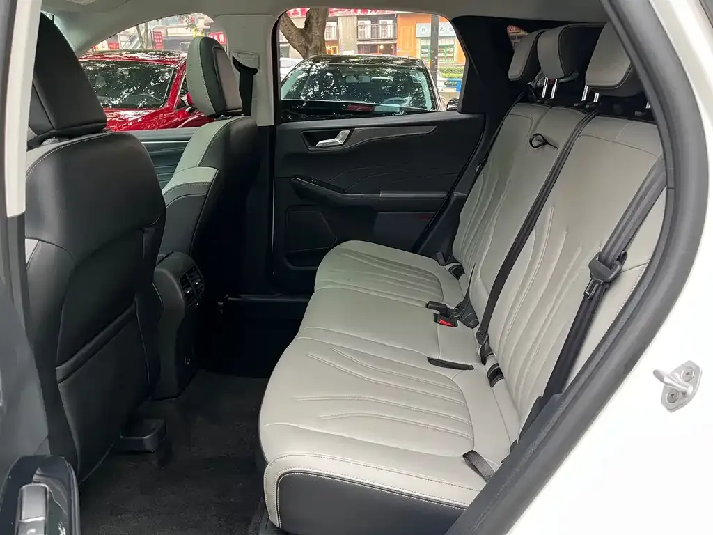 Ford Escape 2023 из CN, фото 9