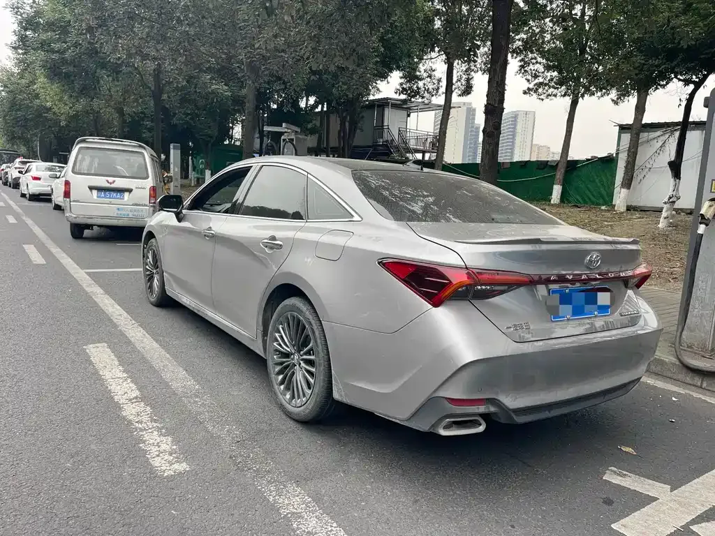 Toyota Avalon 2023 из CN, фото 5