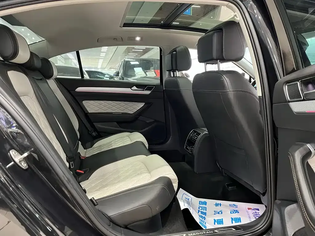 Volkswagen Magotan 2023 из CN, фото 10