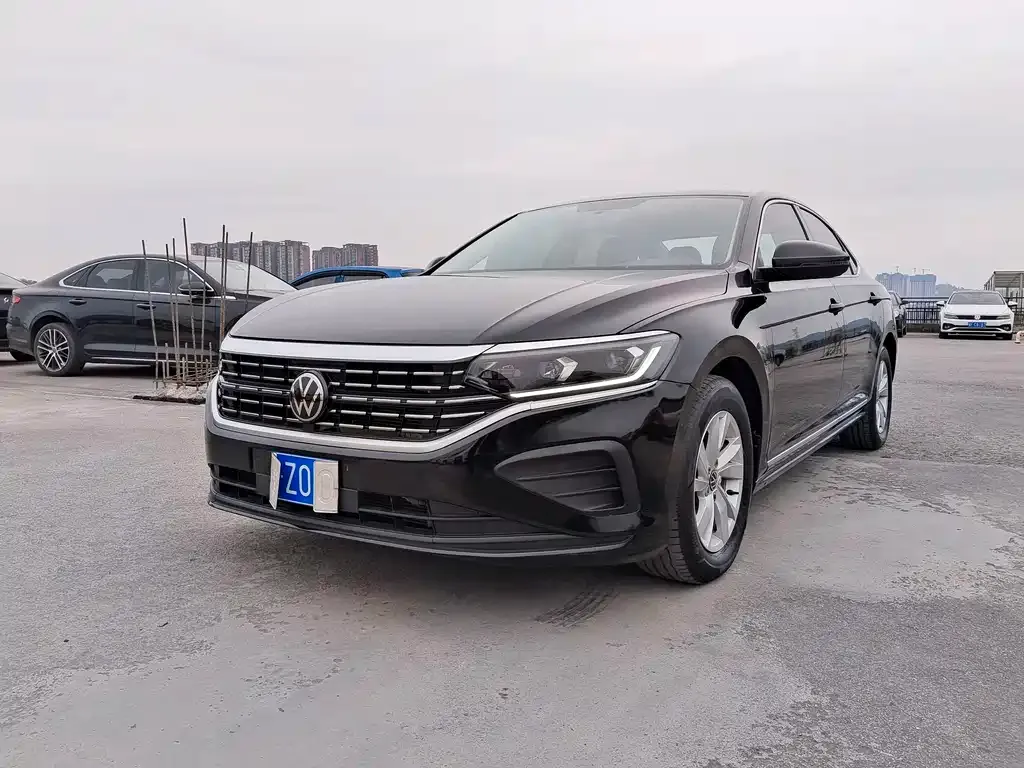 Volkswagen Passat — фото 1