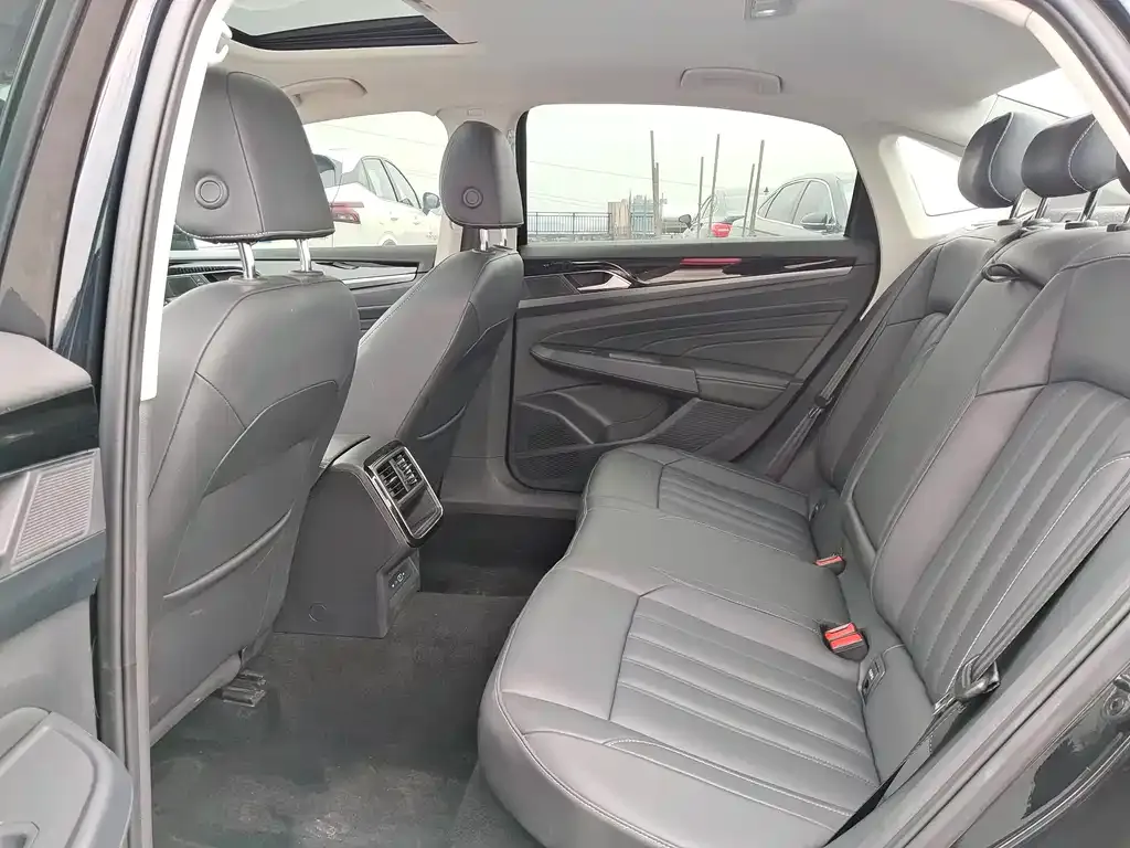 Volkswagen Passat — фото 5