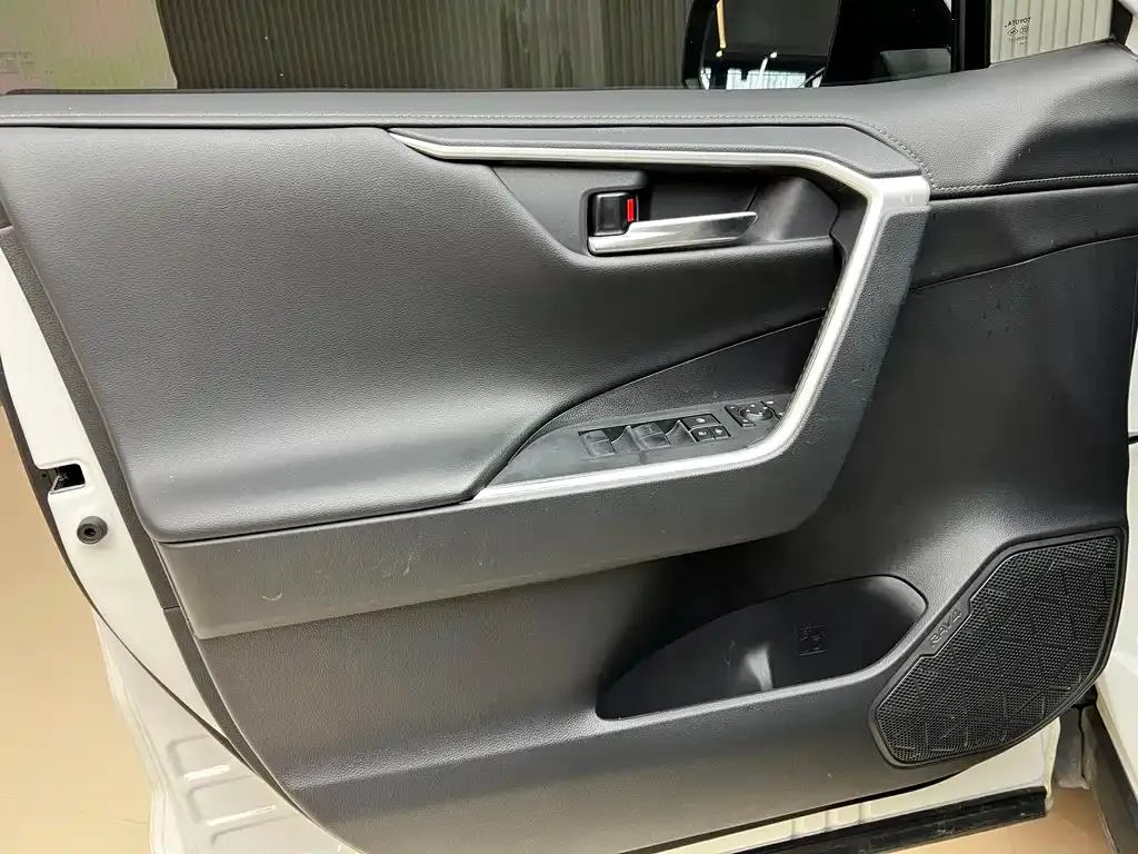 Toyota RAV4 2021 из CN, фото 9