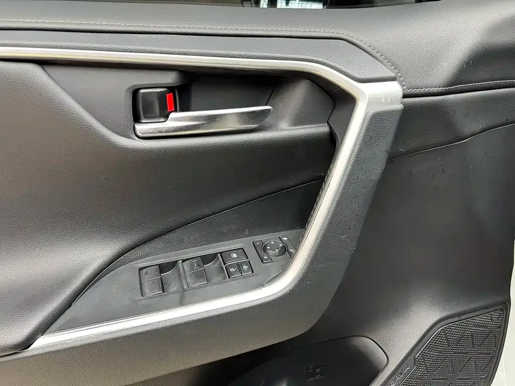 Toyota RAV4 2021 из CN, фото 10