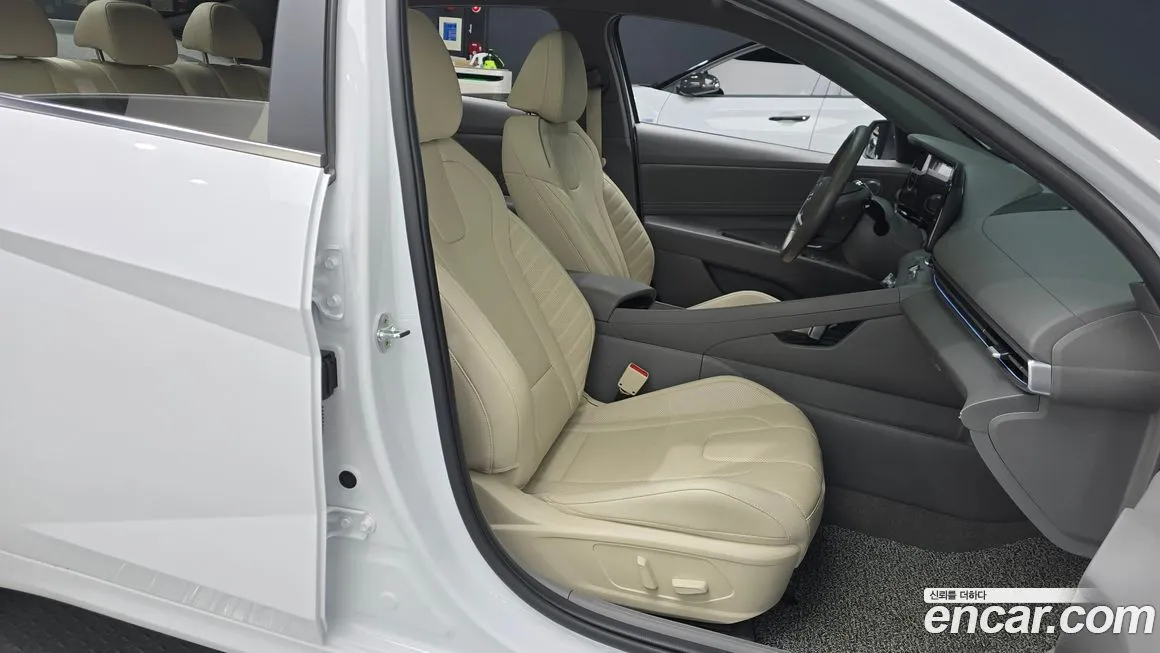 Hyundai AVANTE 2023 из KR, фото 4
