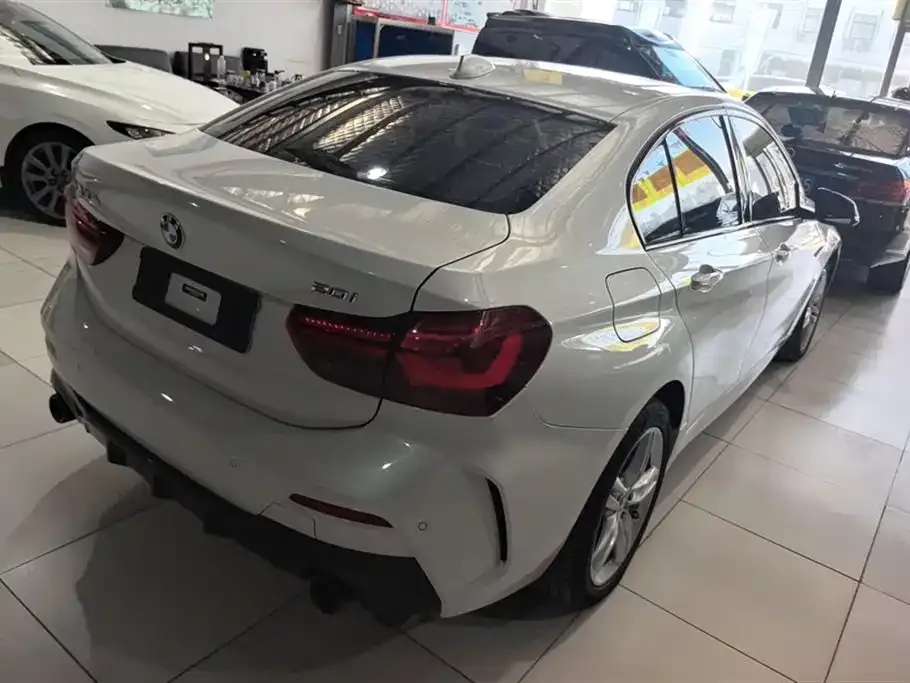 BMW 1 Series 2023 из CN, фото 9