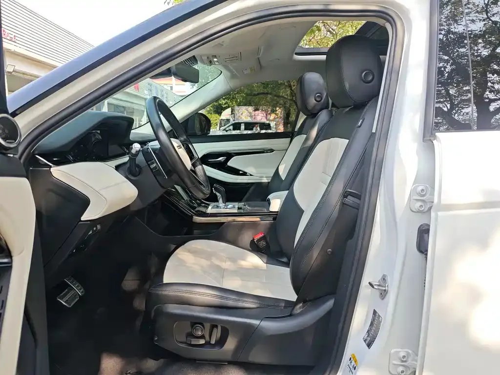 Land Rover Evoque PHEV 2022 из CN, фото 8