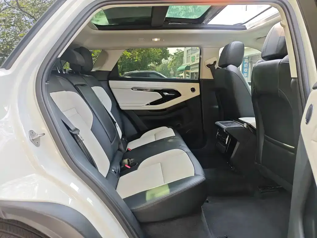 Land Rover Evoque PHEV 2022 из CN, фото 3