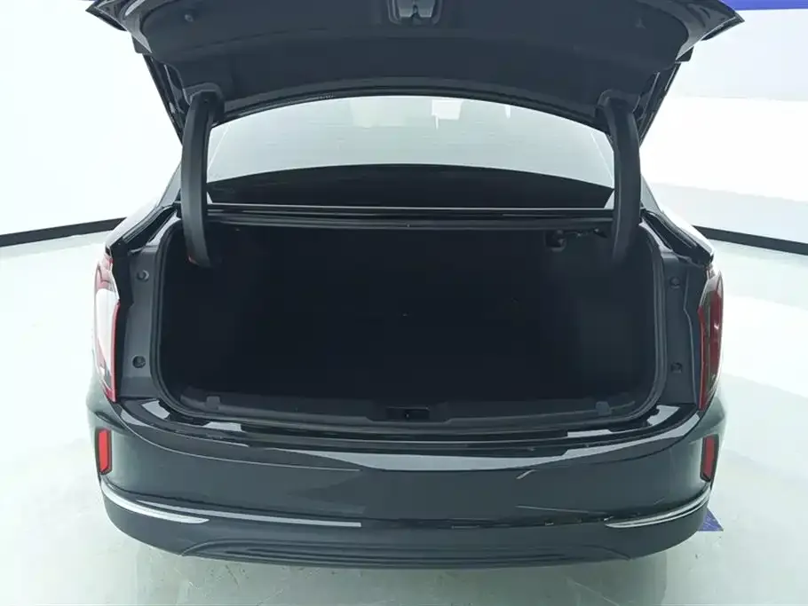 Hongqi E-QM5 2024 из CN, фото 3