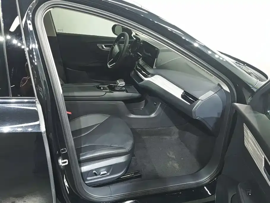 Hongqi E-QM5 2024 из CN, фото 8