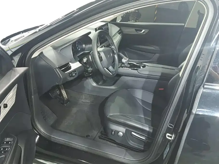 Hongqi E-QM5 2024 из CN, фото 9