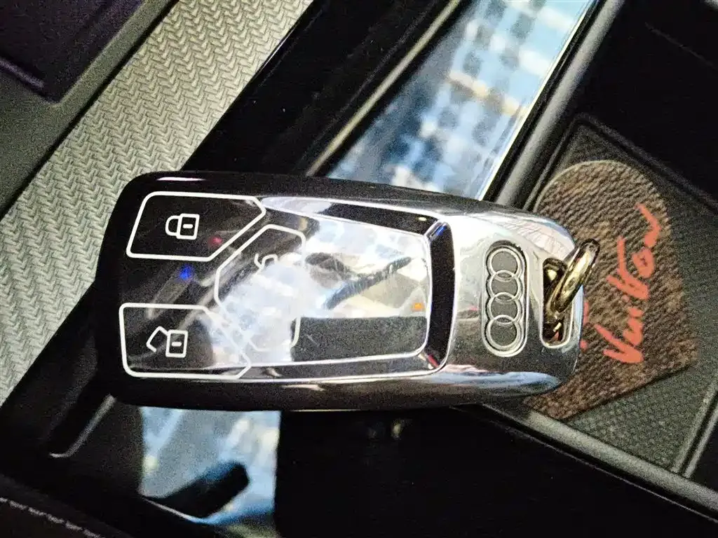 Audi Q5L 2021 из CN, фото 3