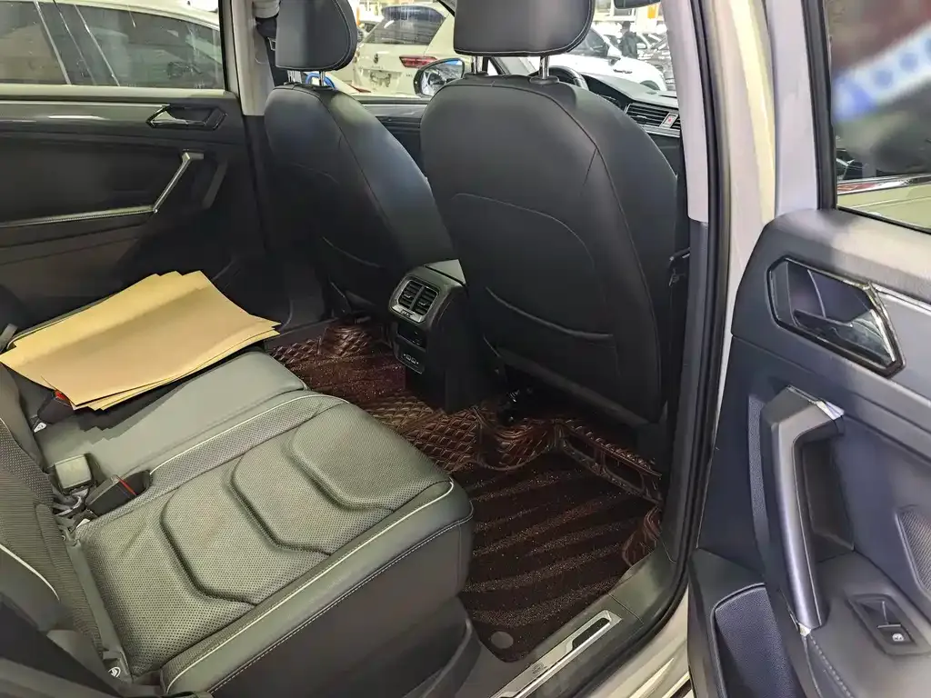Volkswagen Tiguan L 2021 из CN, фото 4