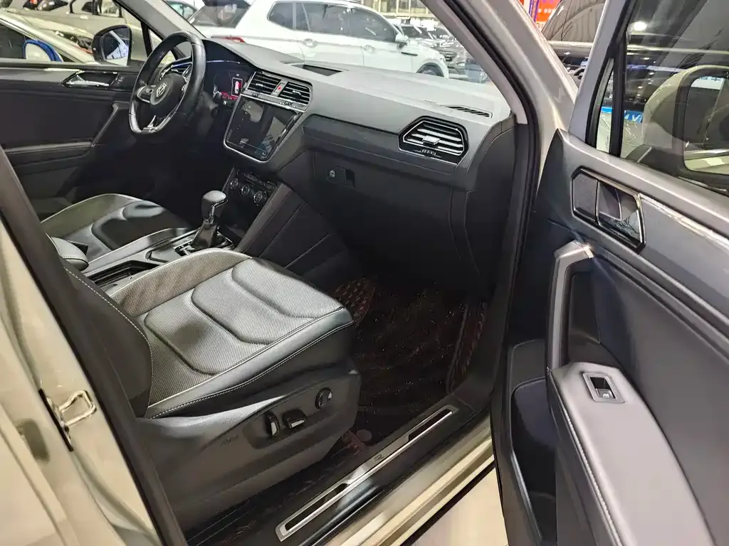 Volkswagen Tiguan L 2021 из CN, фото 8