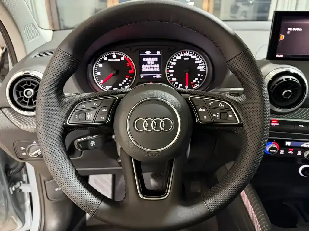 Audi Q2L 2022 из CN, фото 8