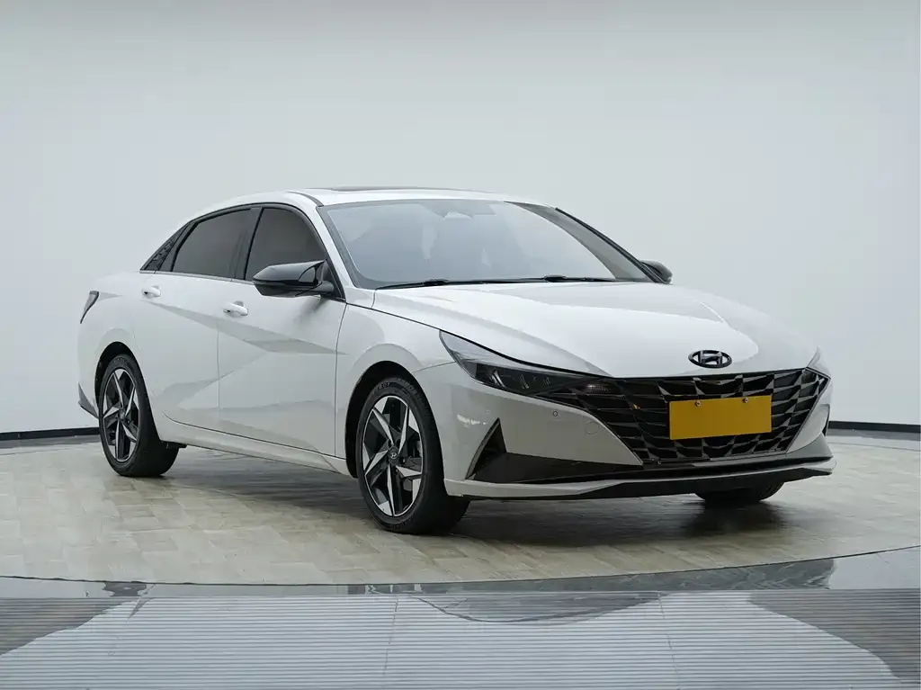 Hyundai Elantra — фото 9