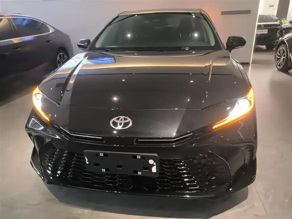 Toyota Camry 2025 из CN, фото 2