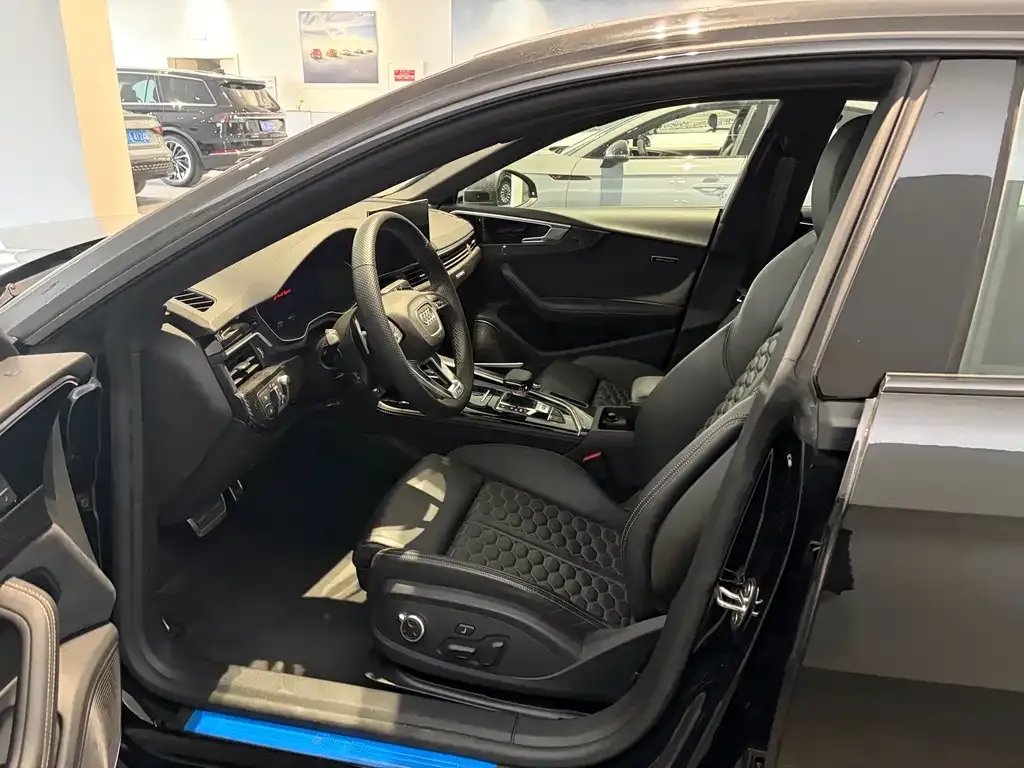 Audi RS 5 2024 из CN, фото 8