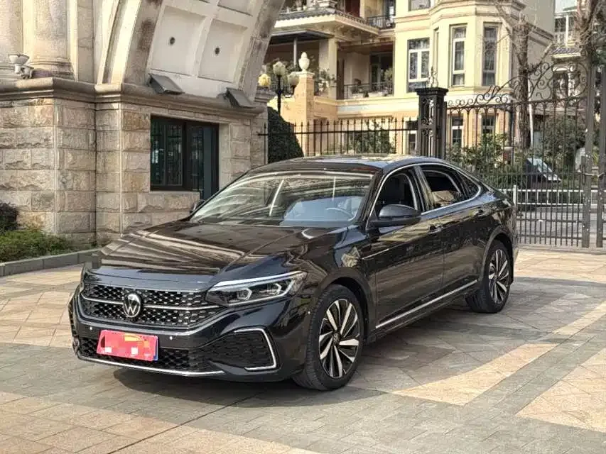 Volkswagen Passat 2023 из CN, фото 1