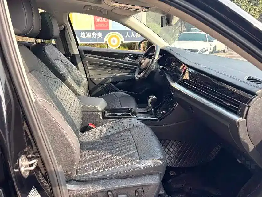 Volkswagen Passat 2023 из CN, фото 6