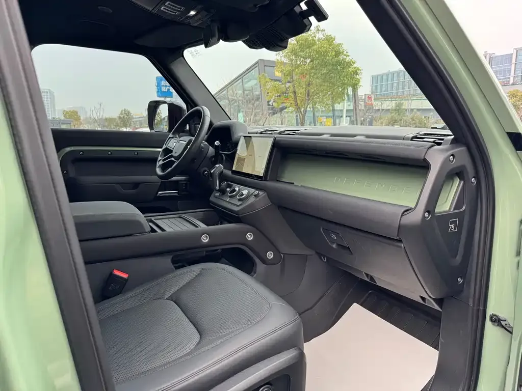 Land Rover Defender 2023 из CN, фото 8