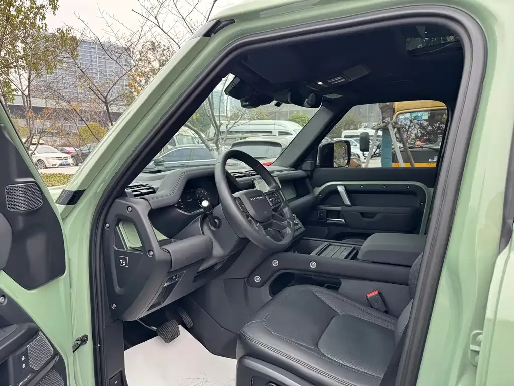 Land Rover Defender 2023 из CN, фото 4