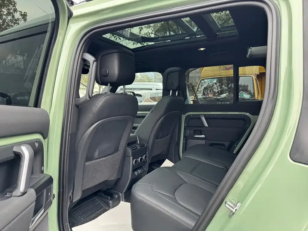 Land Rover Defender 2023 из CN, фото 6