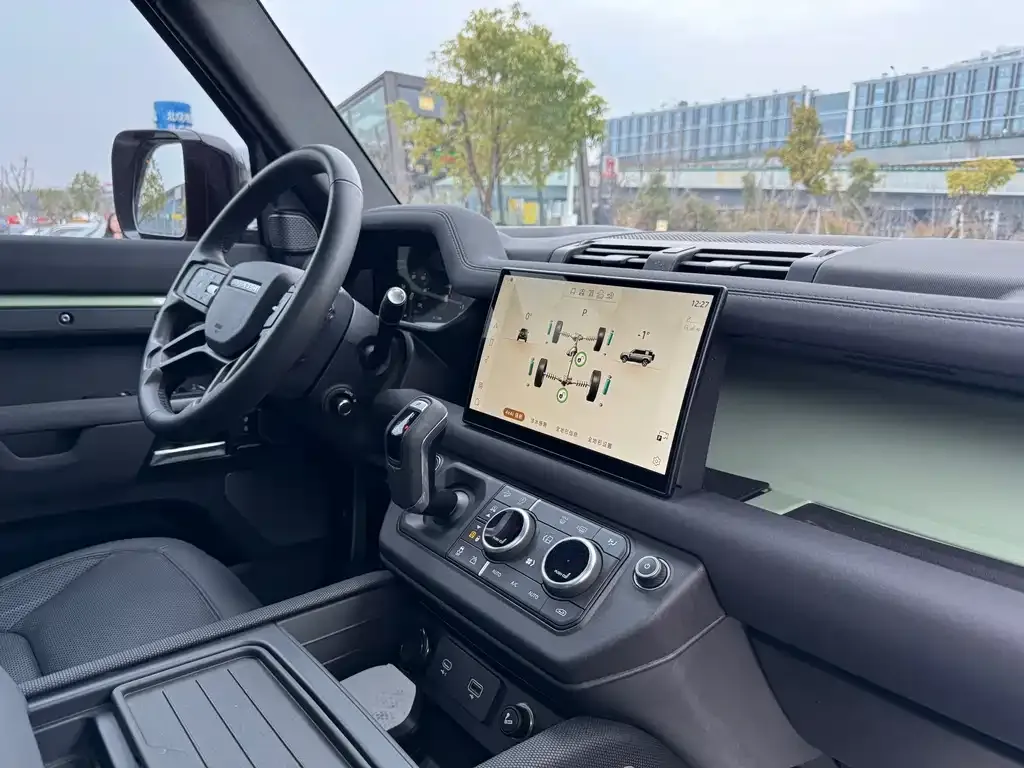 Land Rover Defender 2023 из CN, фото 3