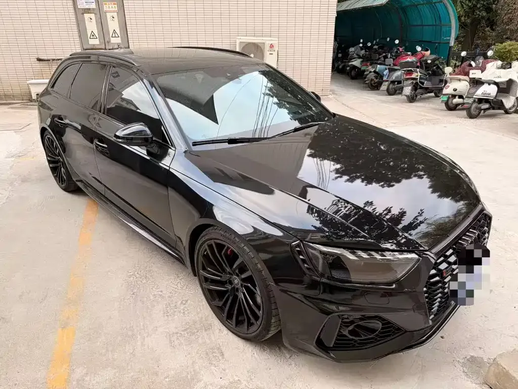 Audi RS 4 — фото 5