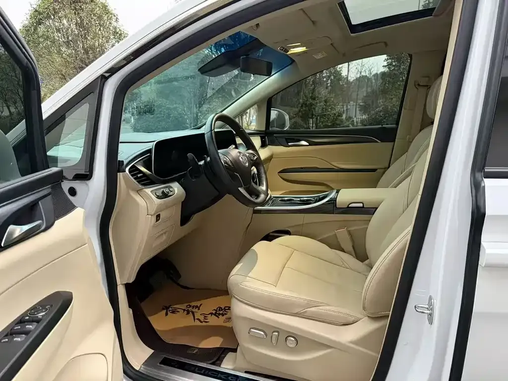 Buick GL8 2023 из CN, фото 3