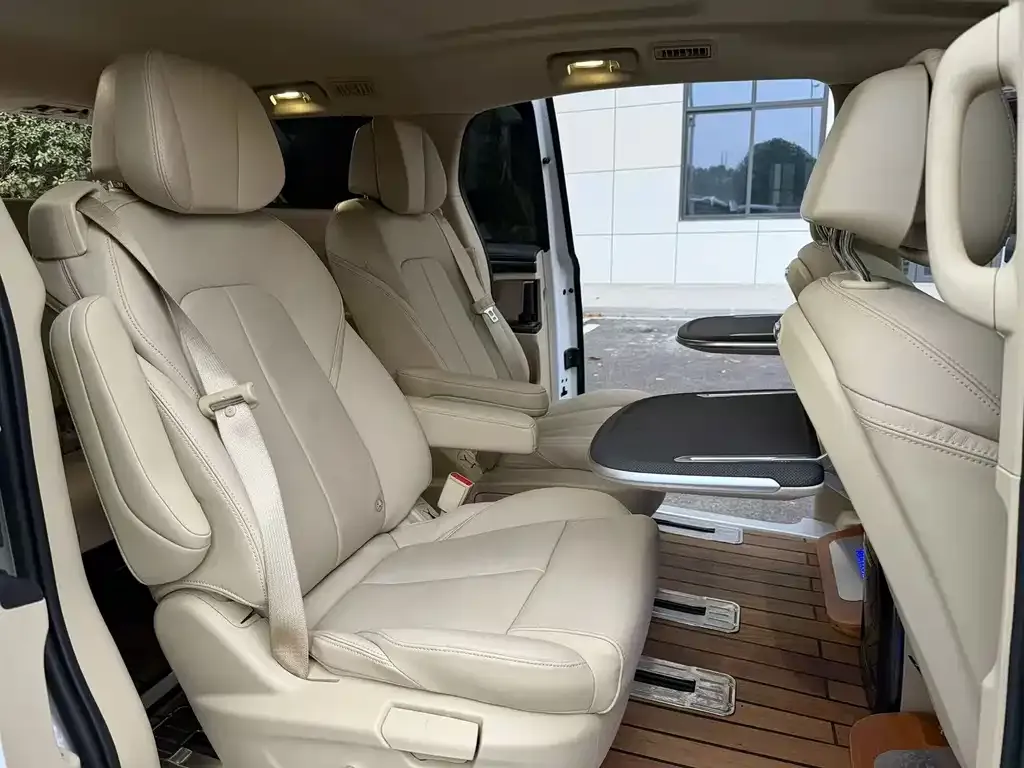 Buick GL8 2023 из CN, фото 6
