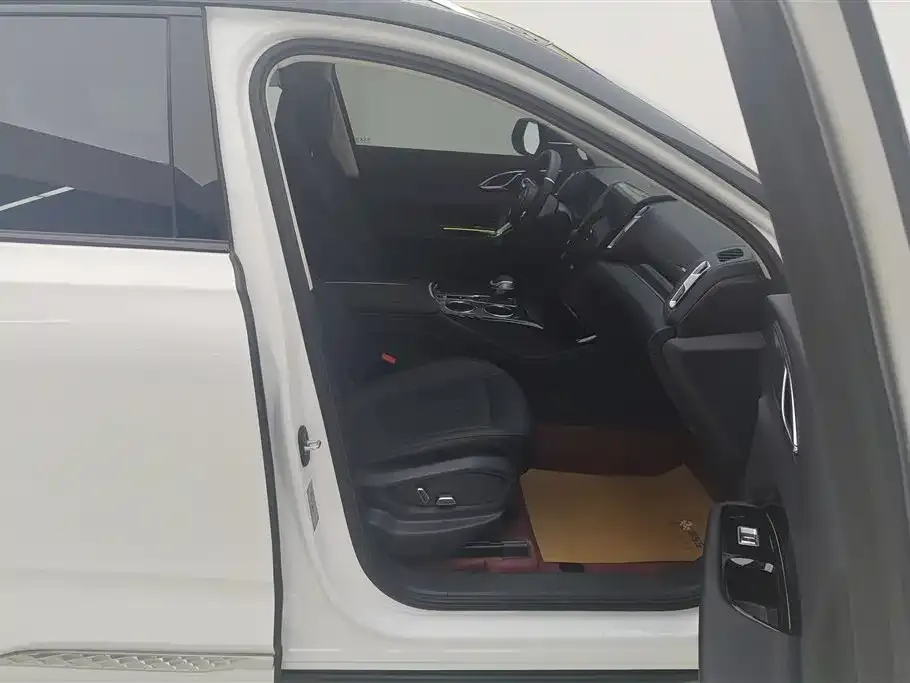 Hongqi HS3 PHEV 2025 из CN, фото 9