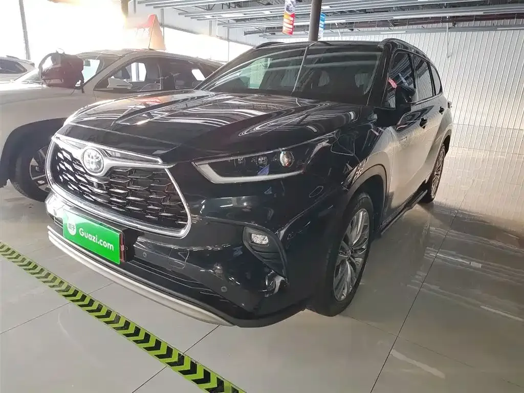 Toyota Highlander — фото 10