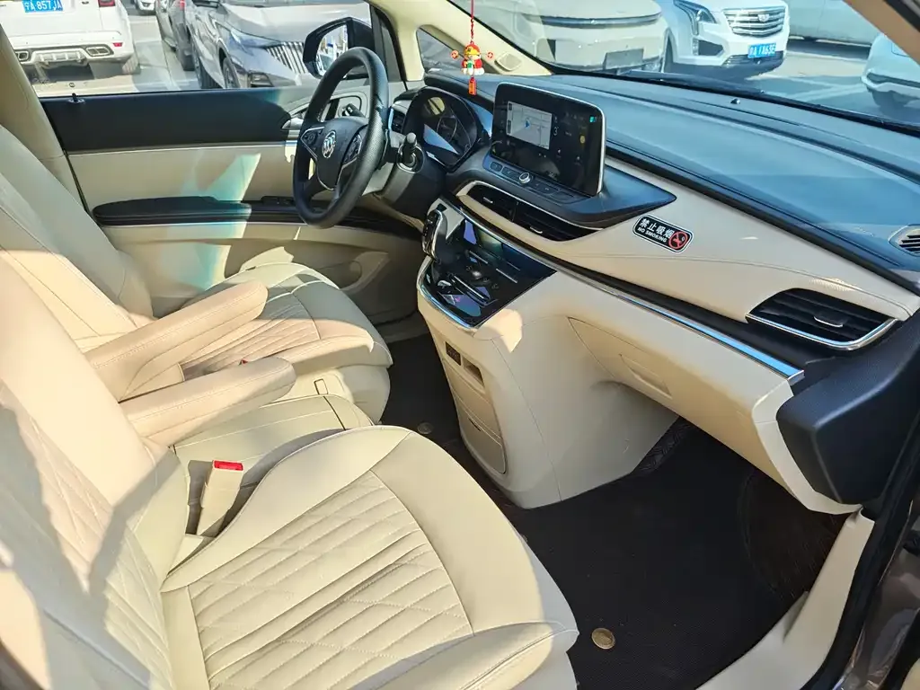 Buick GL8 2023 из CN, фото 9