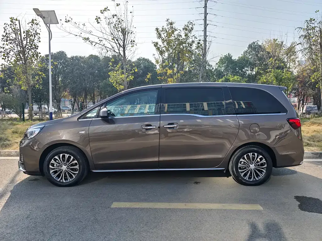 Buick GL8 2023 из CN, фото 8
