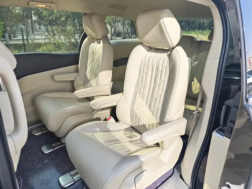Buick GL8 2023 из CN, фото 6